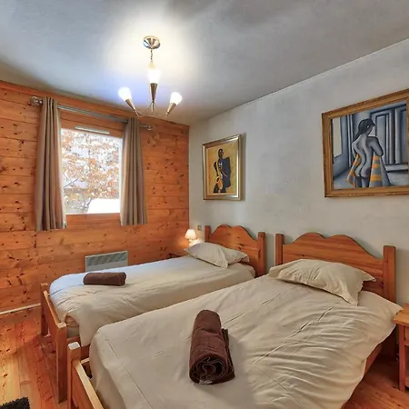 Burgundy: Vallet Apartment Chamonix