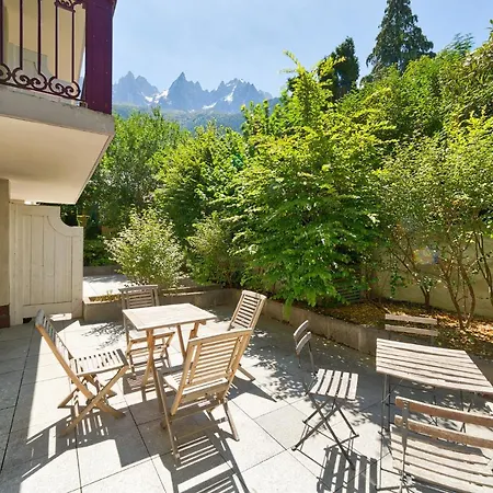 Burgundy: Vallet Apartment Chamonix